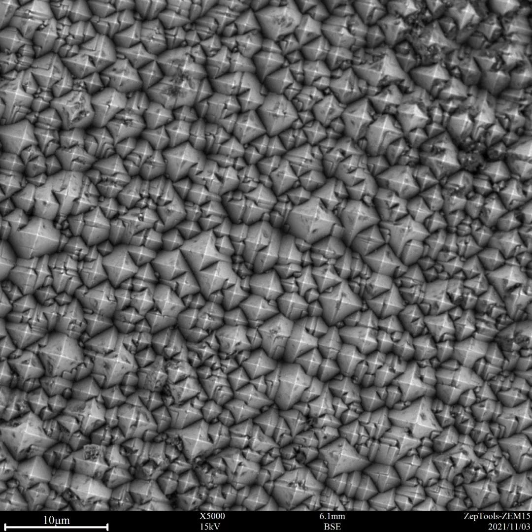 15 kV下電子束減速模式拍攝的未噴金硅片 15 kV下電子束減速模式拍攝的未噴金硅片
